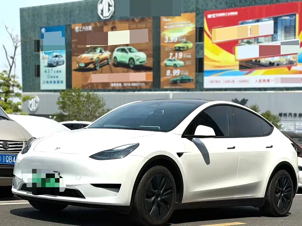 Tesla Model Y 2024 — фото 1