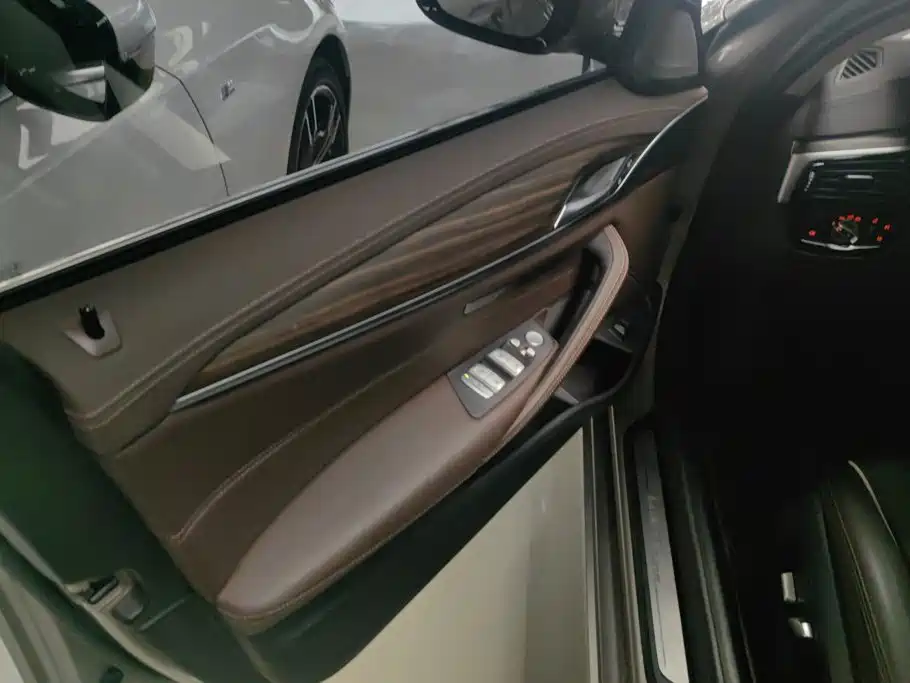 BMW 5 Series 2023