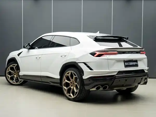 Lamborghini Urus 2024