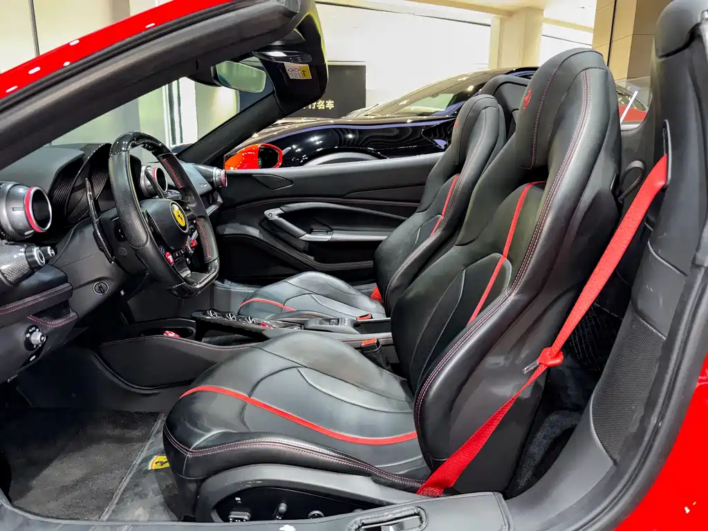 Ferrari F8 2023 — фото 15