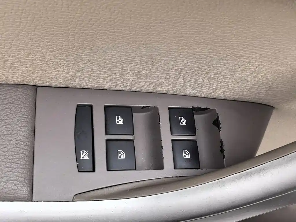 Buick Excelle 2015 — фото 9