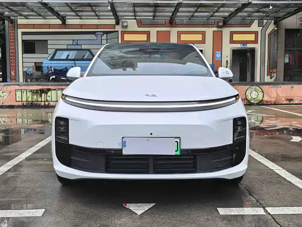 Li Auto L6 2024