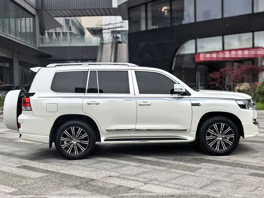 Toyota Land Cruiser 2020 — фото 4