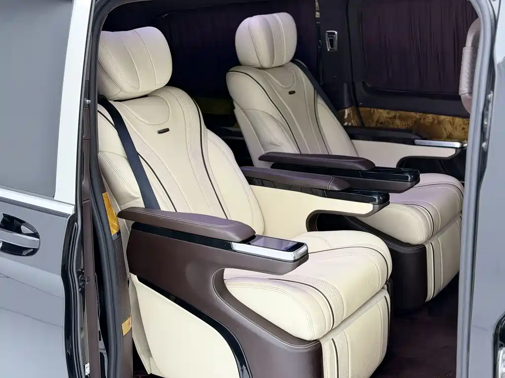 Mercedes-Benz V-Class 2020 — фото 14