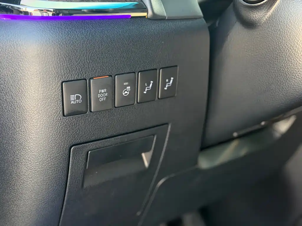 Toyota Vellfire 2023 — фото 20