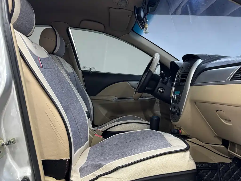 Buick Excelle 2013 — фото 16