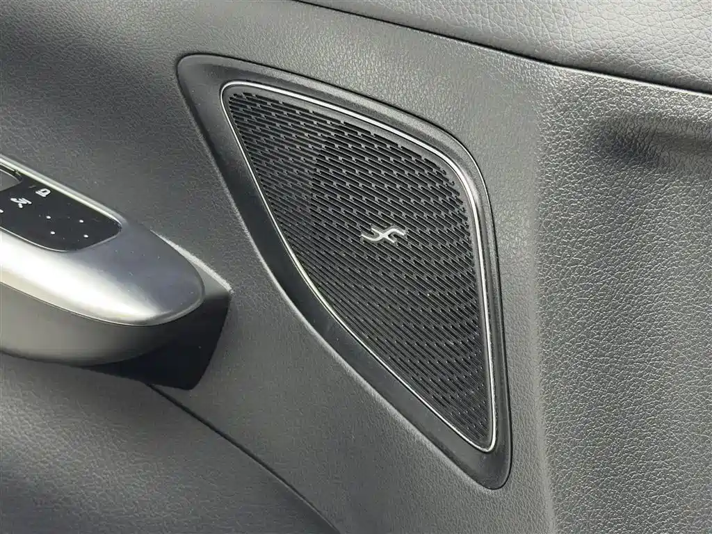 Mercedes-Benz C-Class 2022 — фото 15