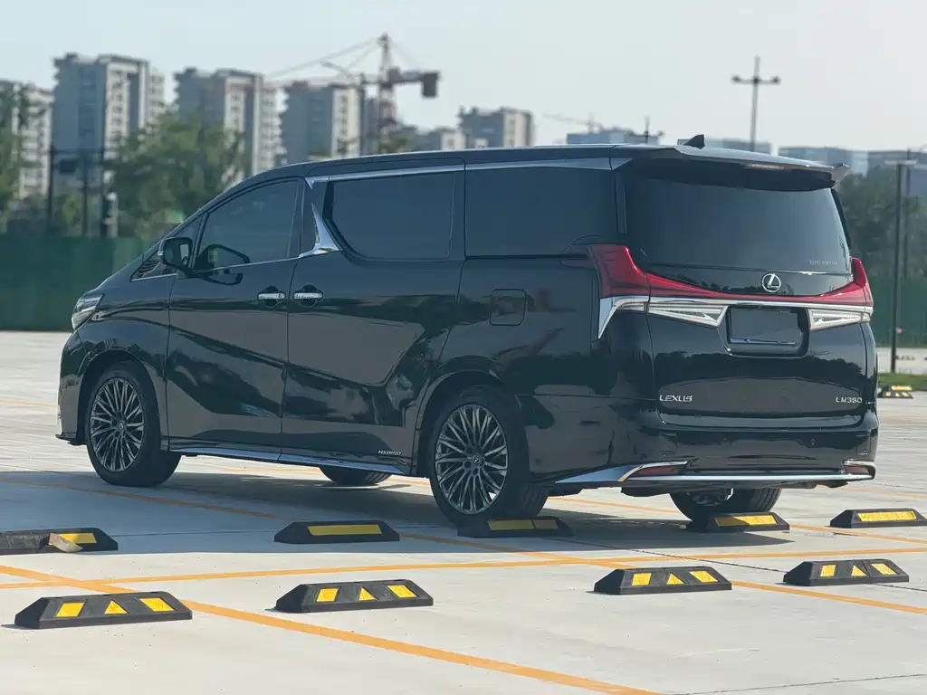 Toyota Vellfire 2023 — фото 7