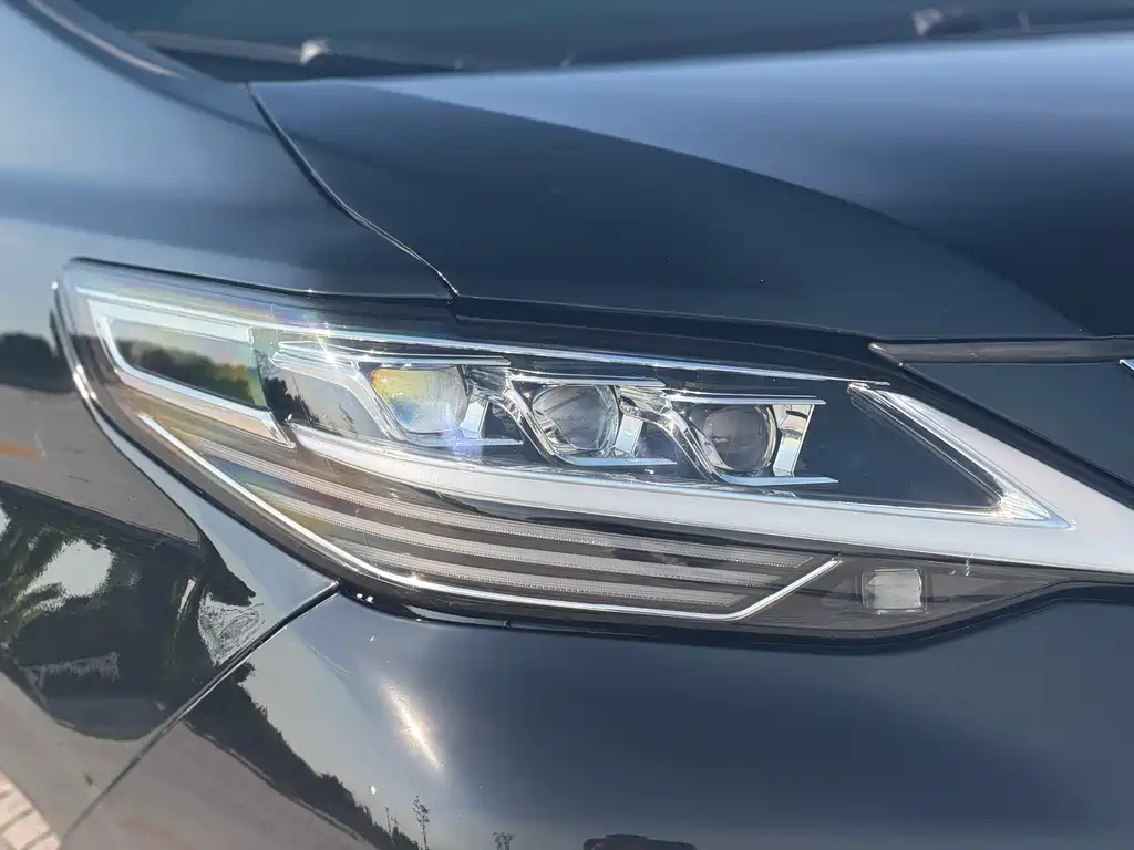 Toyota Vellfire 2023 — фото 9