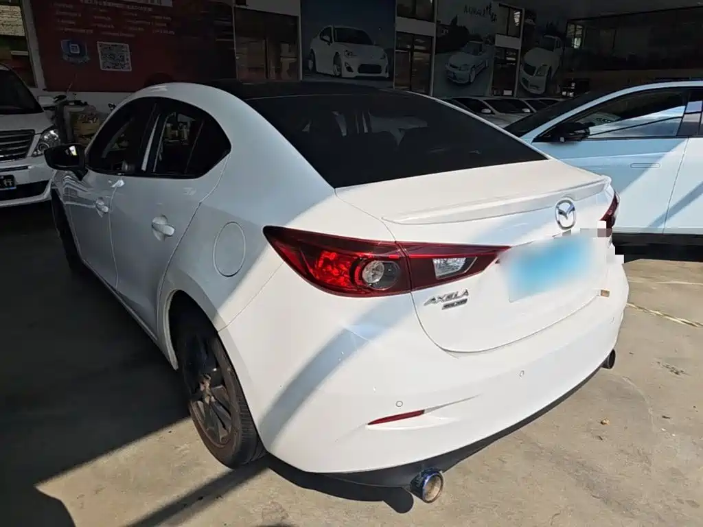 Mazda 3 Axela 2016