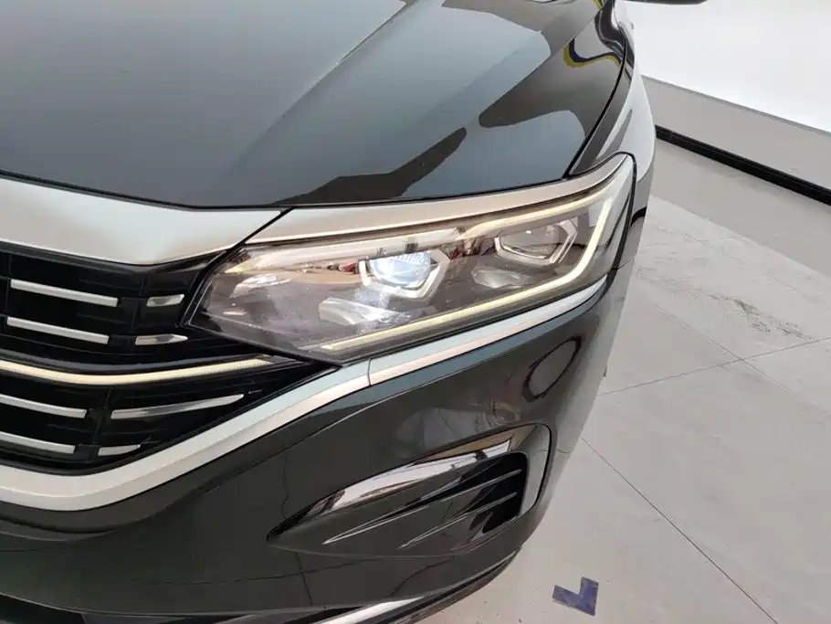 Volkswagen Passat 2023