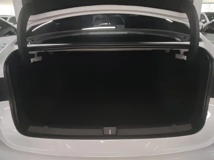 BYD Seal 05 DM-i 2026 — фото 4