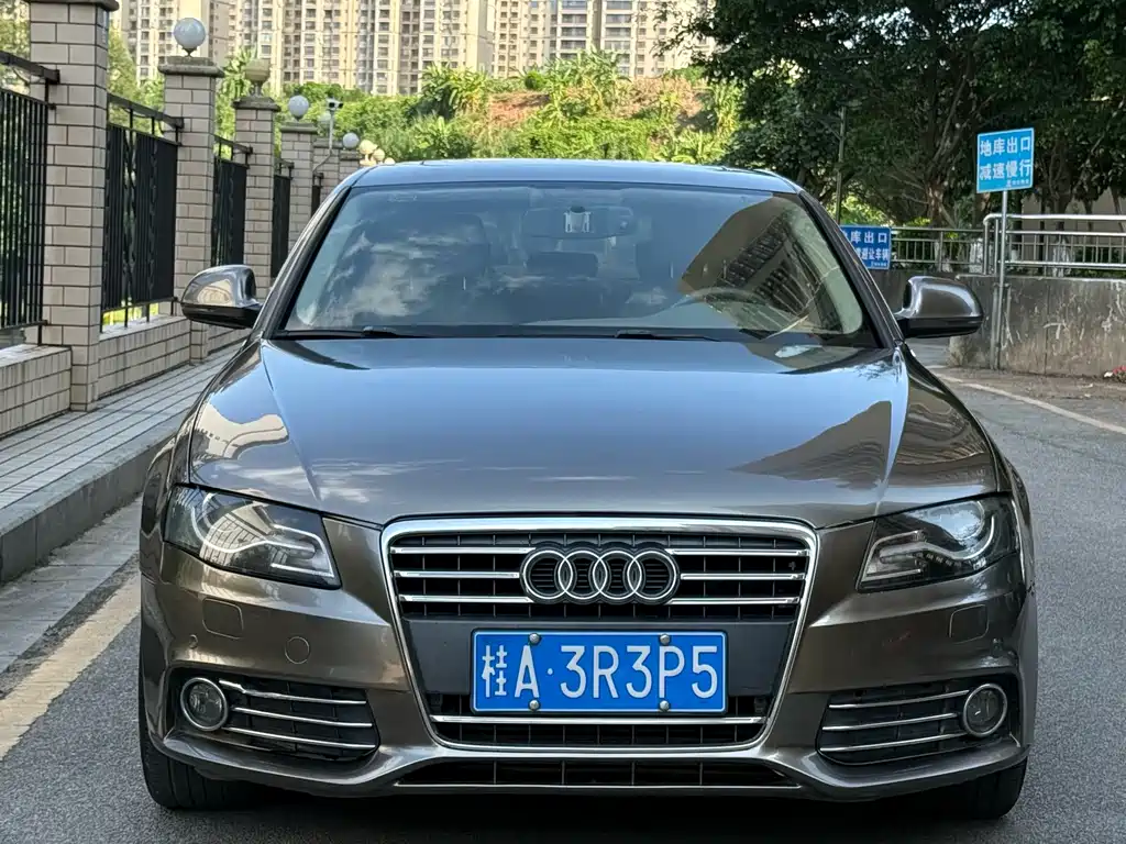Audi A4L 2011