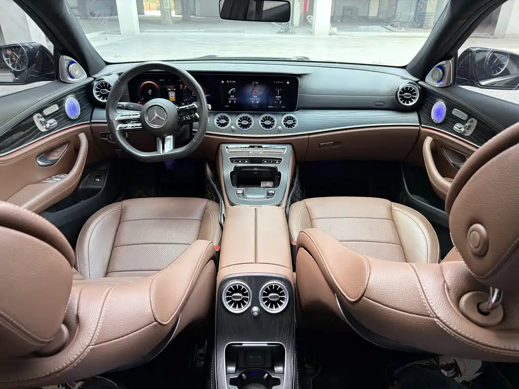 Mercedes-Benz E-Class 2023 — фото 12