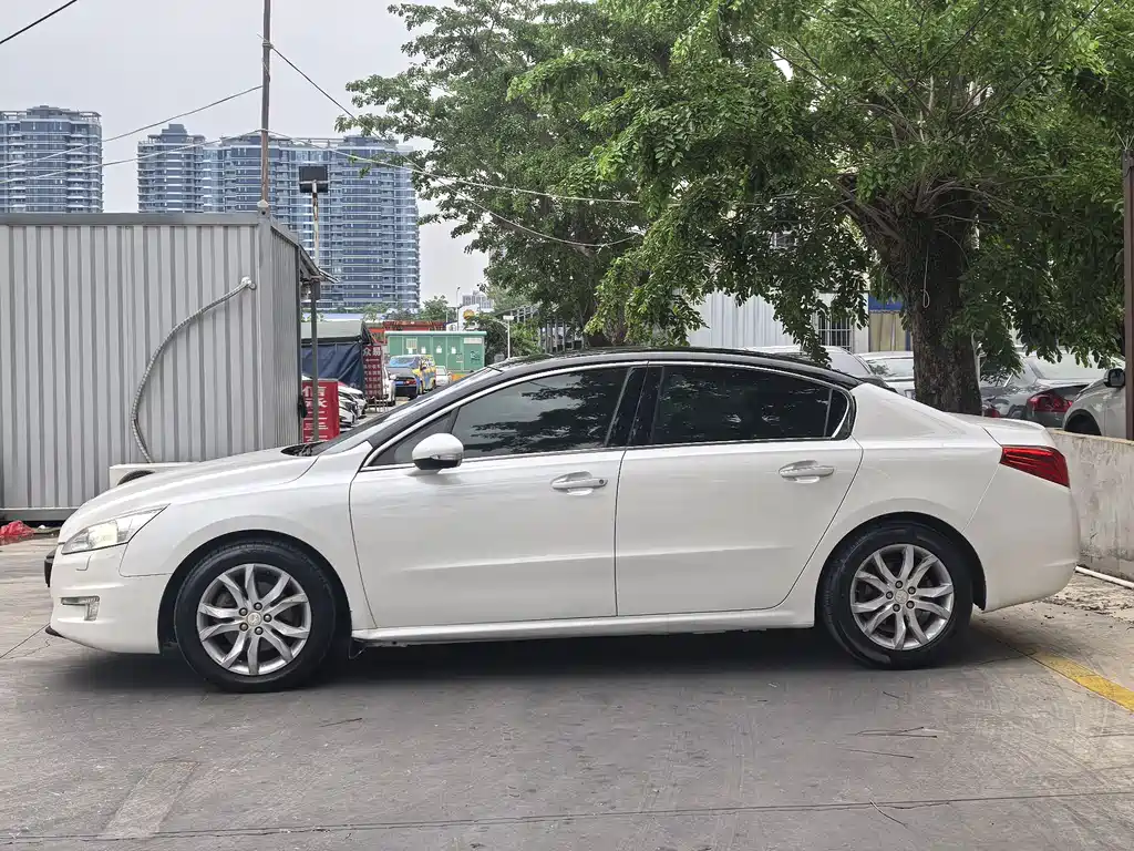 Peugeot 508 2014 — фото 10