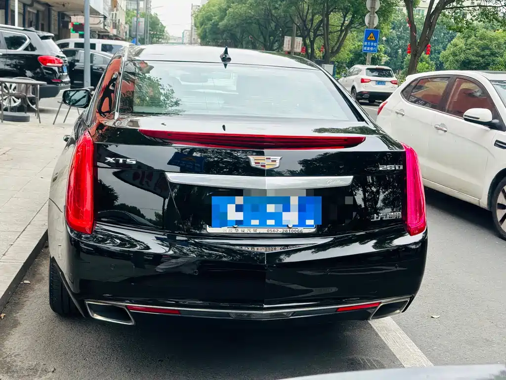 Cadillac XTS 2016 — фото 11