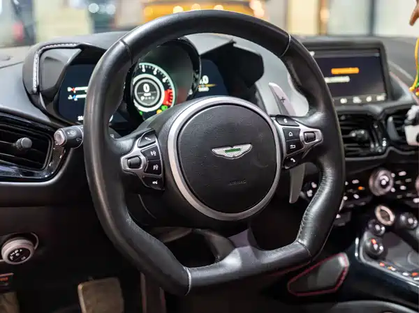 Aston Martin V8 Vantage 2019
