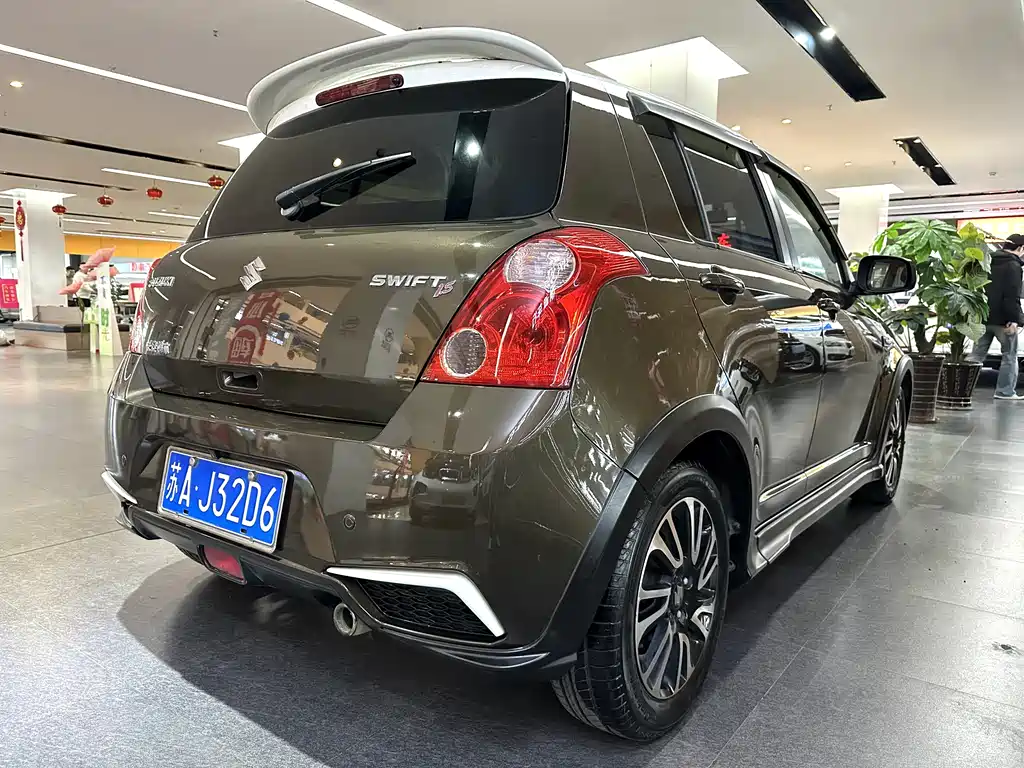Suzuki Swift 2015 — фото 7