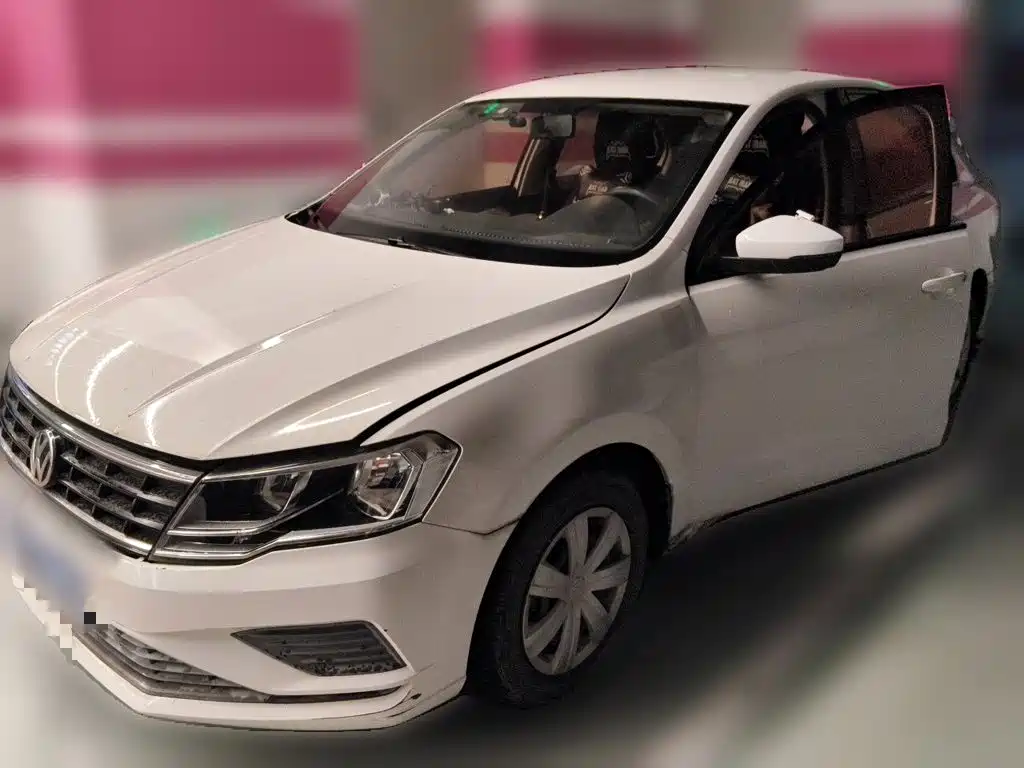 Volkswagen Jetta 2018 — фото 1