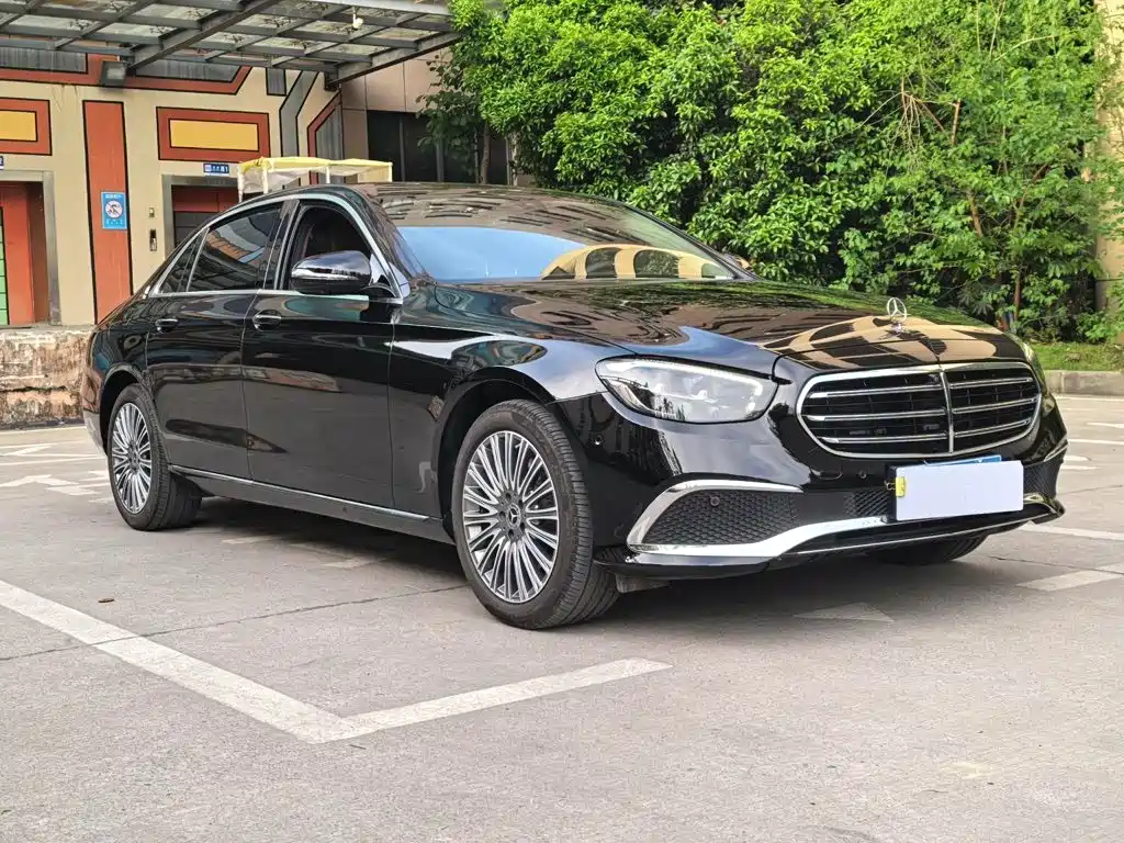 Mercedes-Benz E-Class 2023 — фото 3
