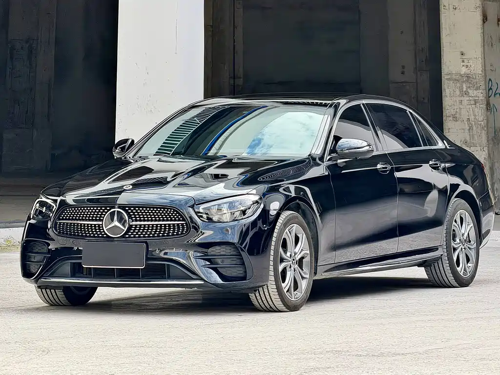 Mercedes-Benz E-Class 2023 — фото 1