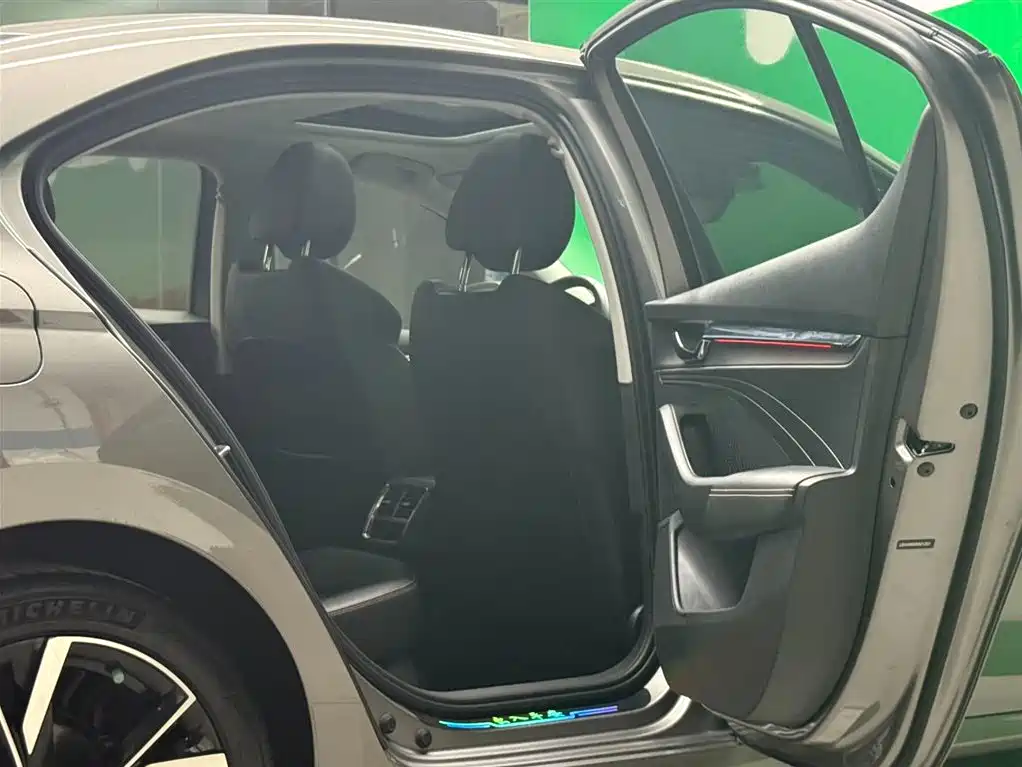 Skoda Octavia 2021 — фото 10