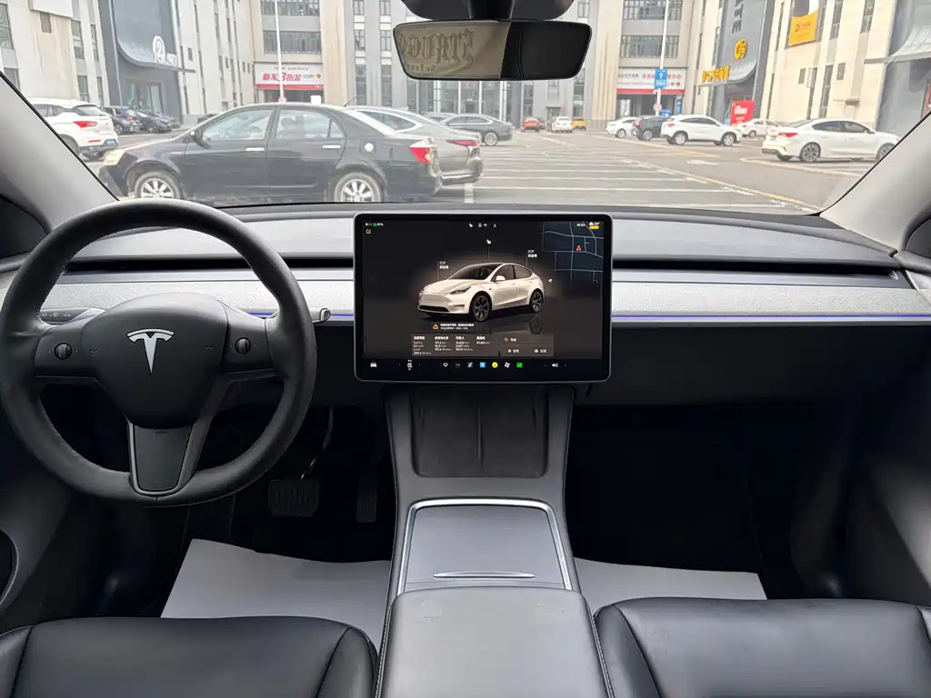 Tesla Model Y 2024 — фото 14