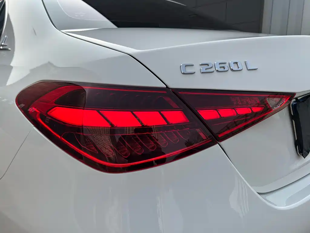 Mercedes-Benz C-Class 2024 — фото 25