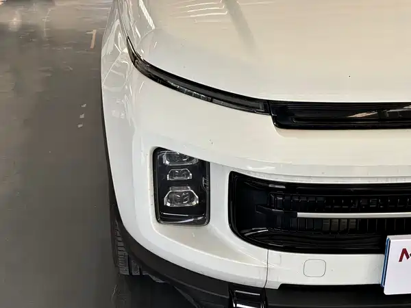 Geely ICON 2025