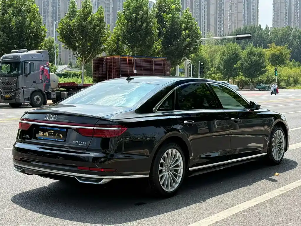 Audi A8 2020 — фото 7