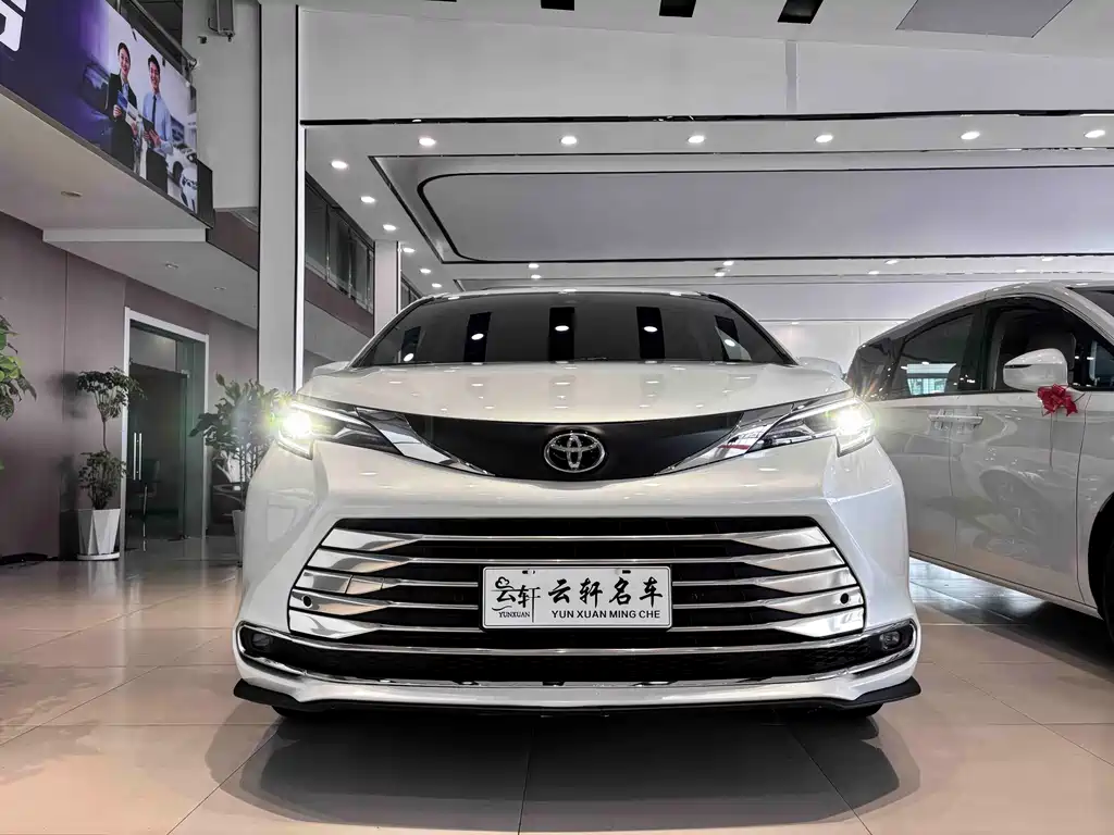 Toyota Sienna 2024 — фото 21