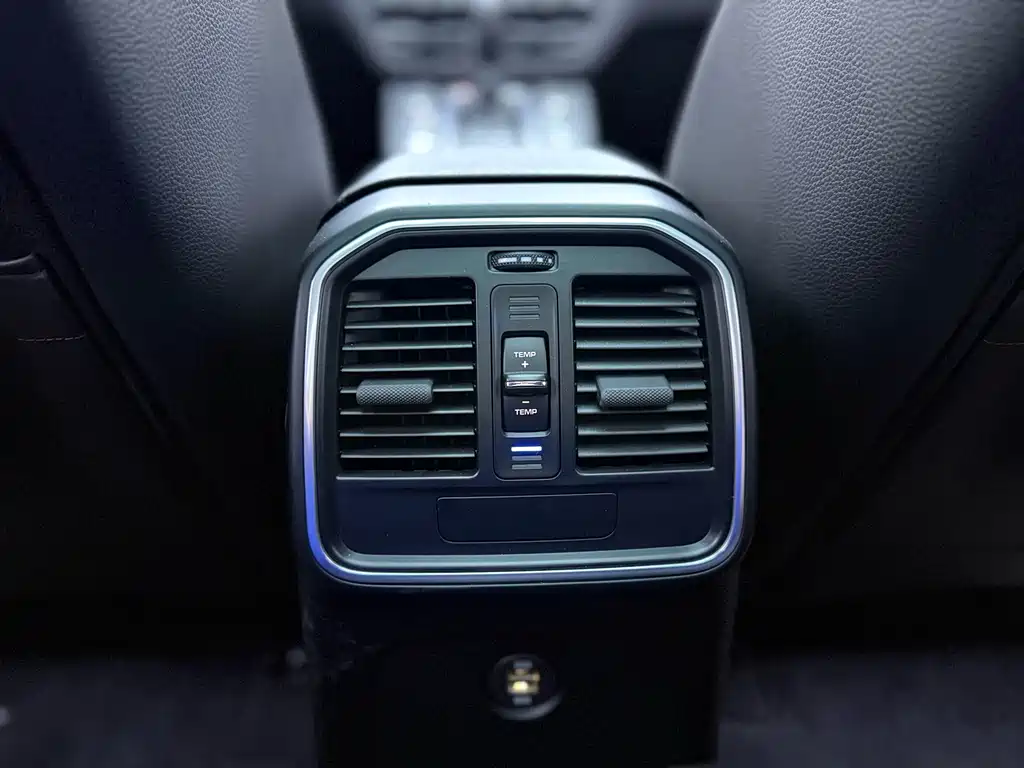 Porsche Macan 2019 — фото 20