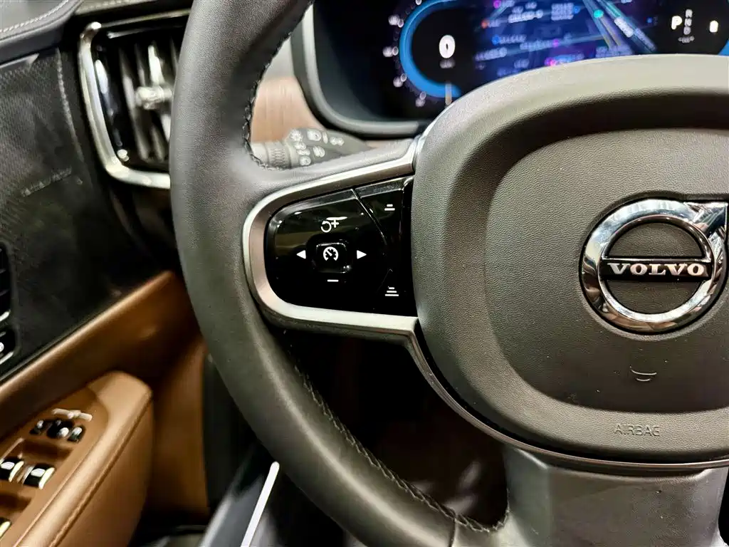 Volvo S90 2024 — фото 25