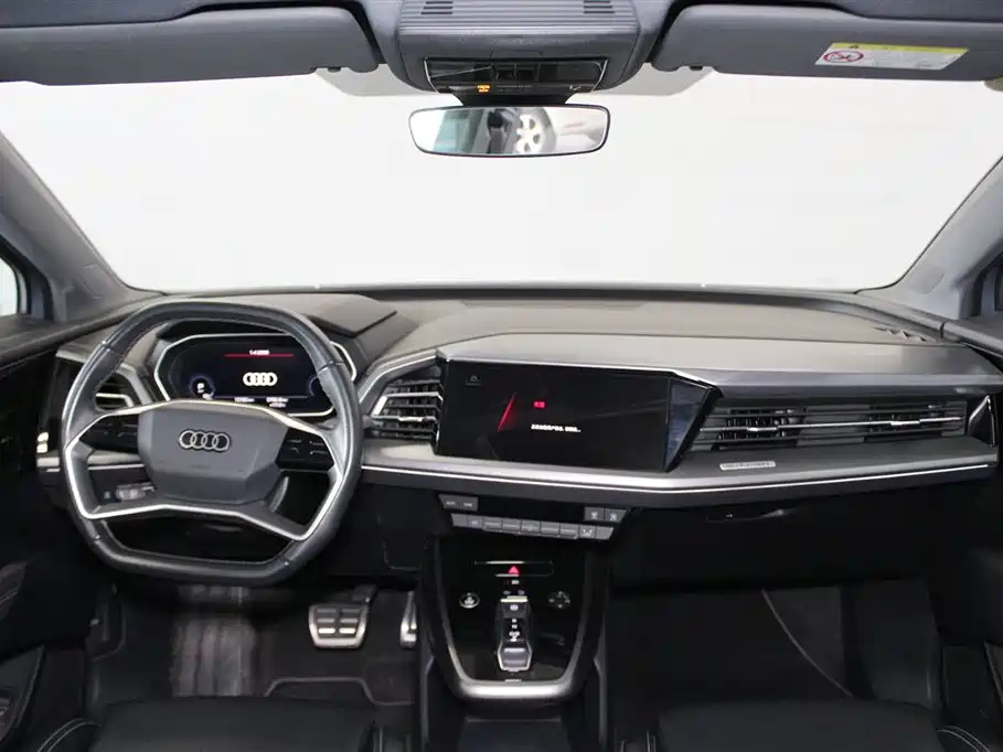 Audi Q4 e-tron 2025 — фото 9