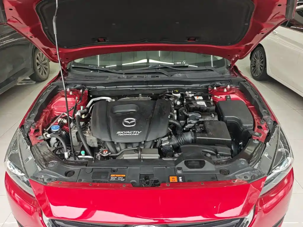 Mazda 3 Axela 2017 — фото 20