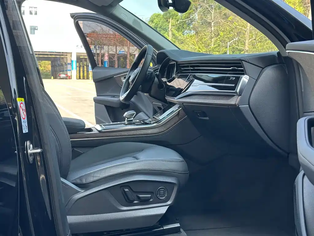 Audi Q7 2024 — фото 7