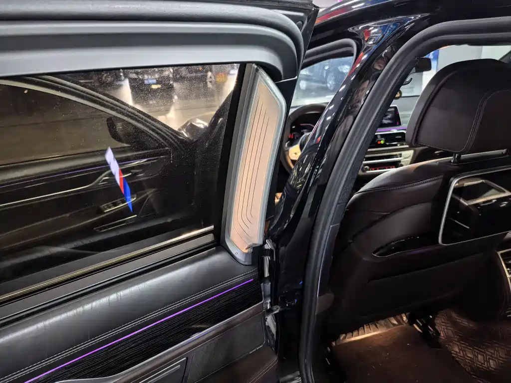 BMW 7 Series 2020 — фото 14