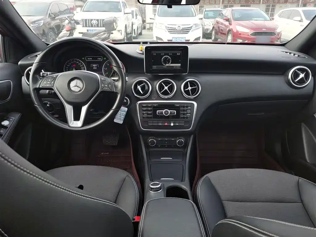 Mercedes-Benz A-Class 2016 — фото 10