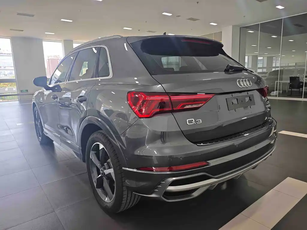 Audi Q3 2023 — фото 10