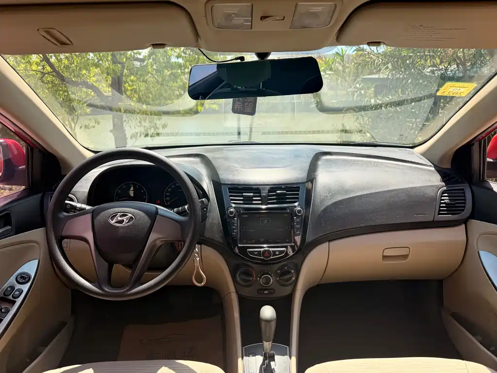 Hyundai Verna 2015 — фото 9