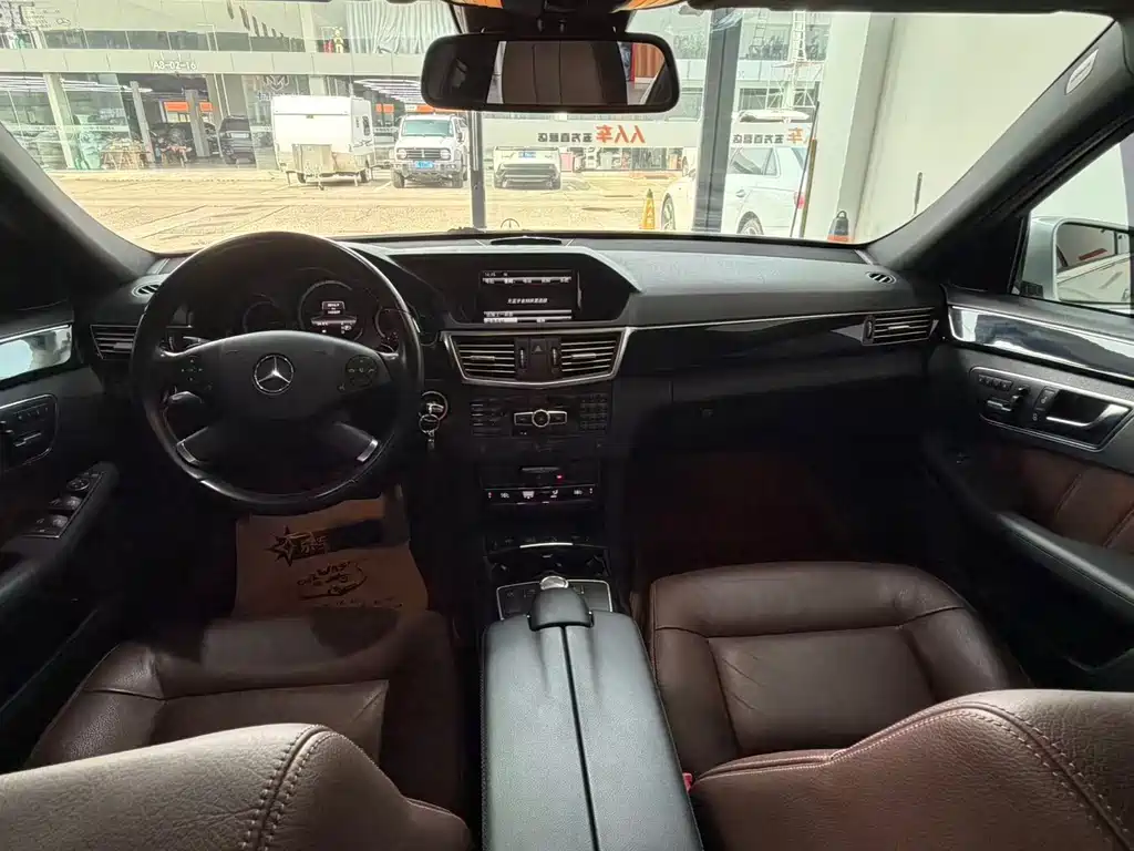 Mercedes-Benz E-Class 2013 — фото 16