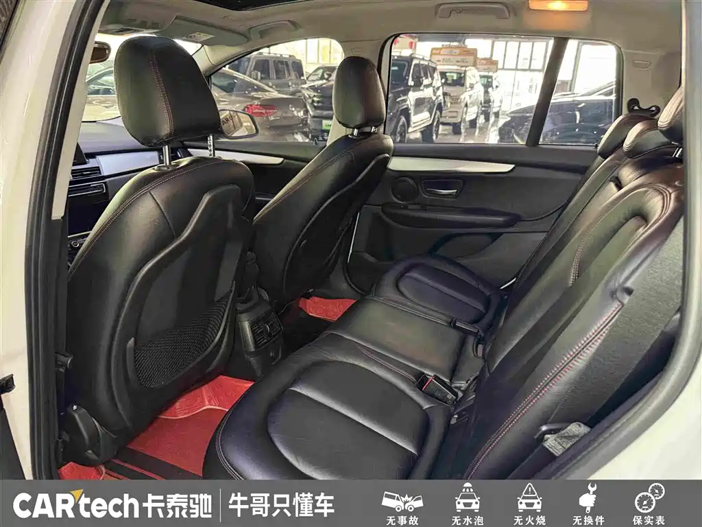 BMW 2 Series Wagon 2018 — фото 25