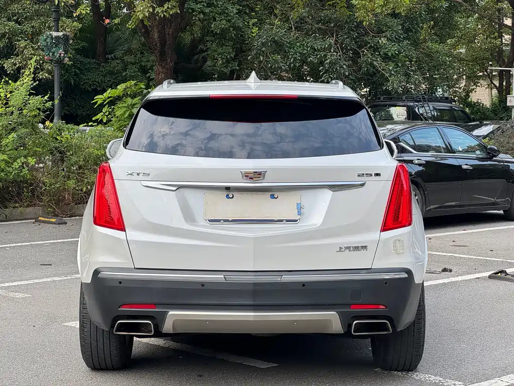 Cadillac XT5 2016 — фото 12