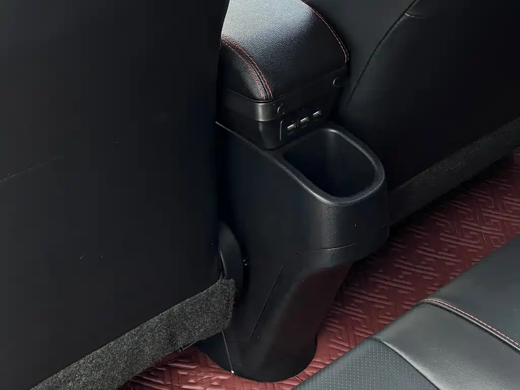 Toyota Yaris L 2022 — фото 15