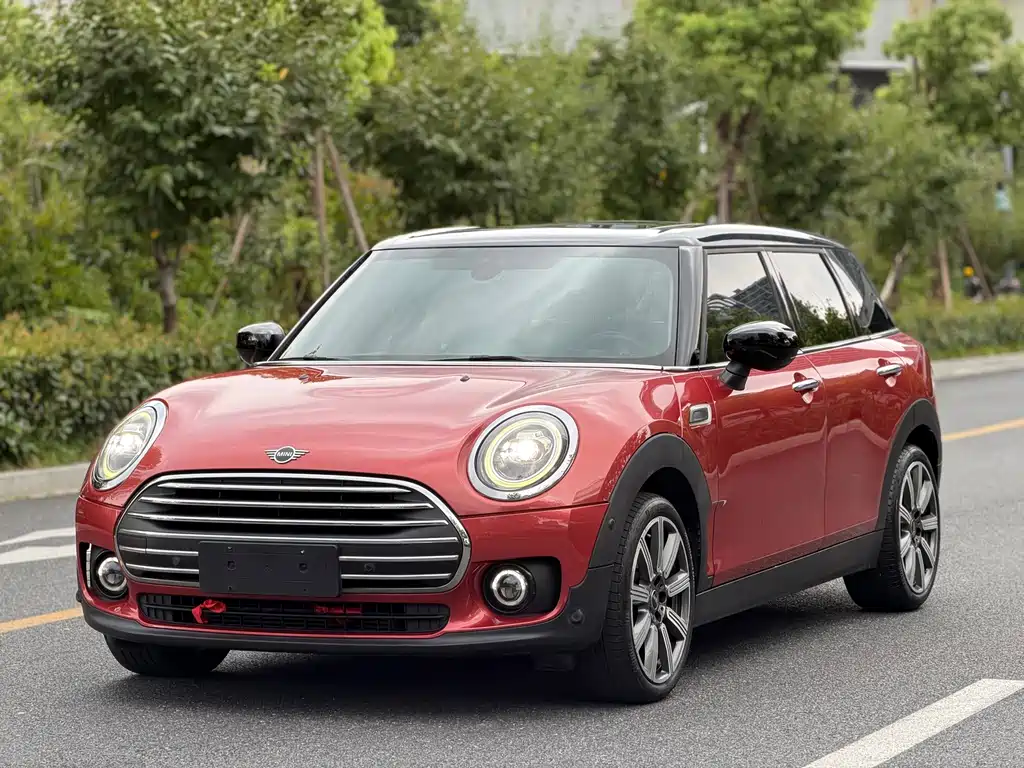 MINI Clubman 2019 — фото 1
