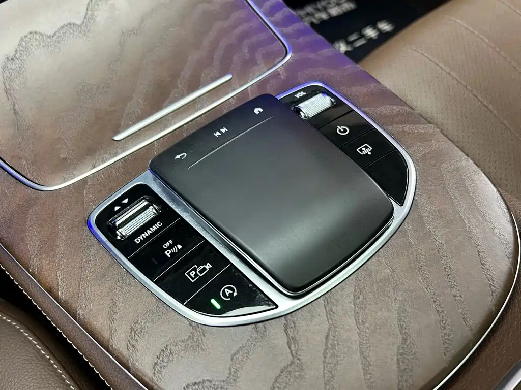 Mercedes-Benz E-Class 2023 — фото 15