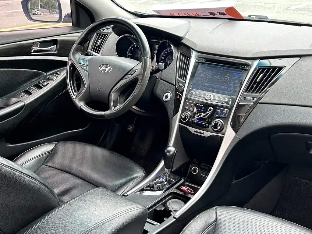 Hyundai Sonata 2013 — фото 11