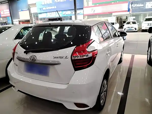 Toyota Yaris L 2021