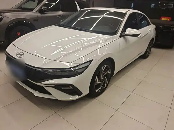 Hyundai Elantra 2024