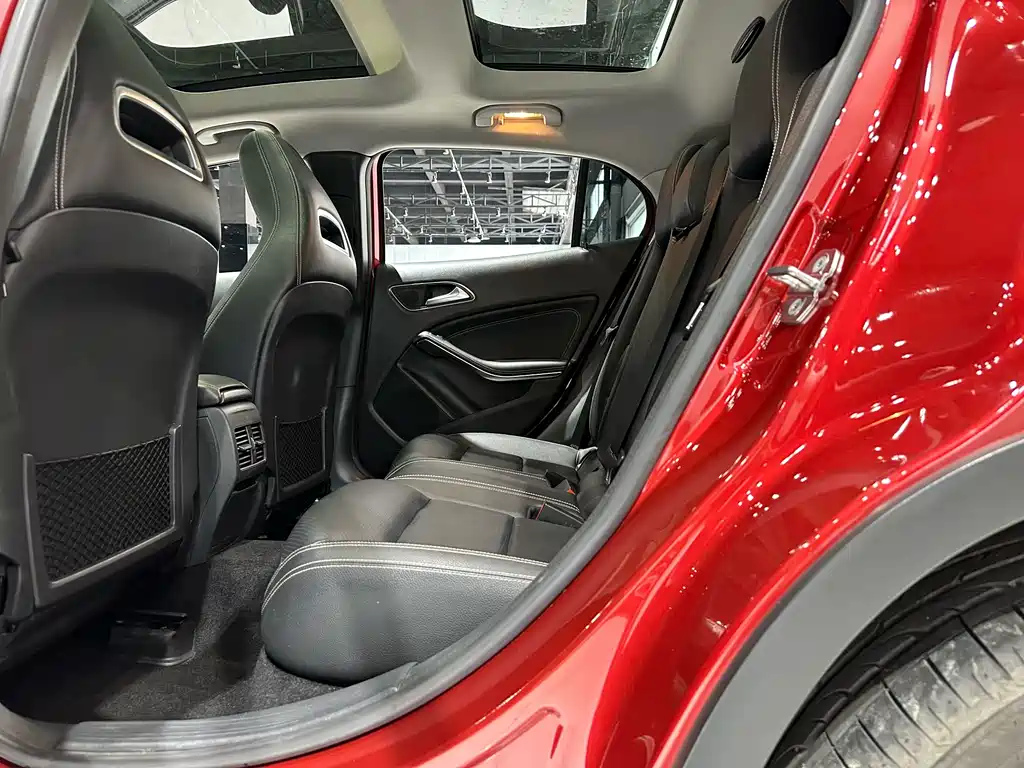Mercedes-Benz GLA 2018 — фото 13